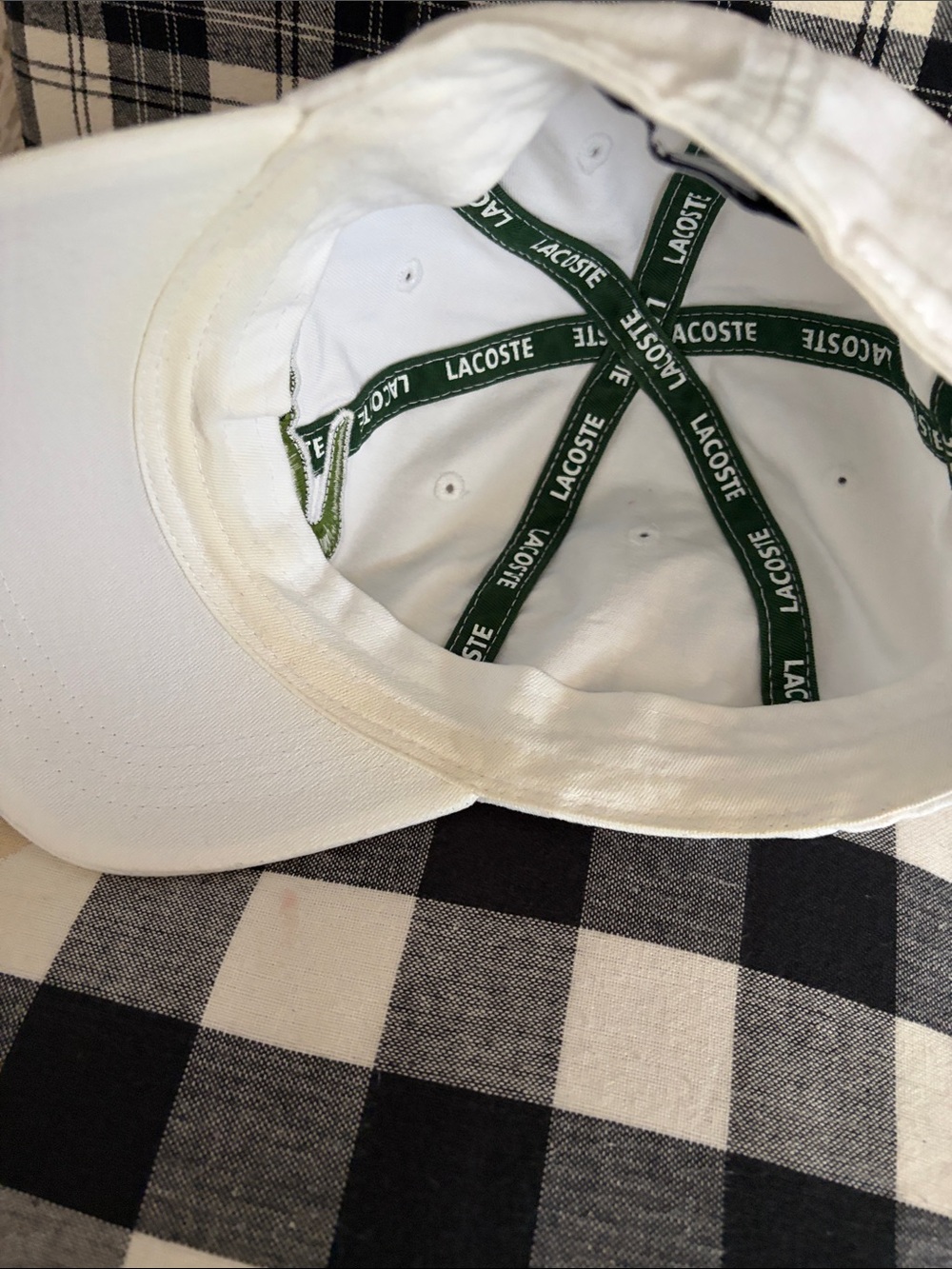 Lacoste White Cap with Green Crocodile and Red Detail - Picture 5 of 5